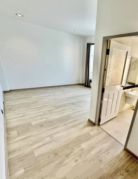 Baan Klang Krung Grande Vienna Rama 3, Bangkok, Rama 3 Road, Bang Pong Pang, Yan Nawa, Bangkok, 3 Bedrooms, 300 sqm, Townhouse For Rent, by Thiti Boonchurn, 500272759 - DDproperty.com