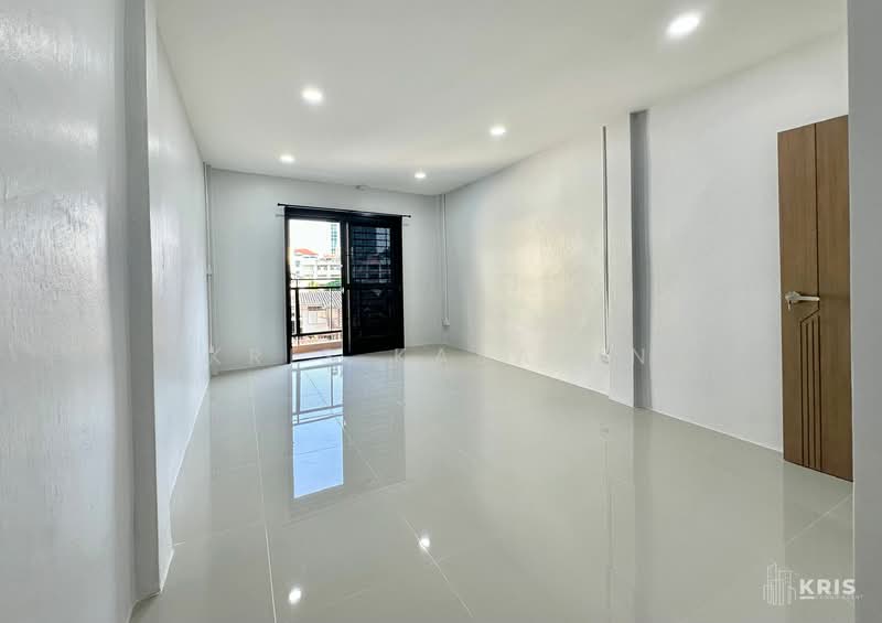 Building 338, Bangkok, เจริญรัถ, Khlong Ton Sai, Khlong San, Bangkok, , 196 sqm, Shophouse For Rent, by Kris Kajarin, 500272777 - DDproperty.com