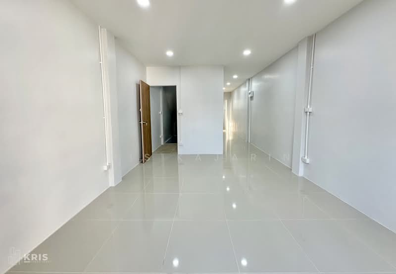 Building 338, Bangkok, เจริญรัถ, Khlong Ton Sai, Khlong San, Bangkok, , 196 sqm, Shophouse For Rent, by Kris Kajarin, 500272777 - DDproperty.com