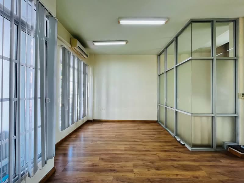 Baan Klang Muang Rama 9 - Ladprao, Bangkok, Soi Ladprao 88, Wang Thonglang, Wang Thonglang, Bangkok, 4 Bedrooms, 215 sqm, Townhouse For Sale, by Detchvit (Ruk) Jaengsajja, 500272793 - DDproperty.com