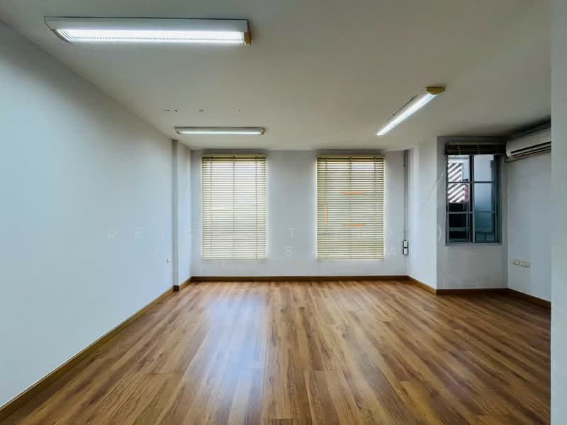 Baan Klang Muang Rama 9 - Ladprao, Bangkok, Soi Ladprao 88, Wang Thonglang, Wang Thonglang, Bangkok, 4 Bedrooms, 215 sqm, Townhouse For Sale, by Detchvit (Ruk) Jaengsajja, 500272793 - DDproperty.com