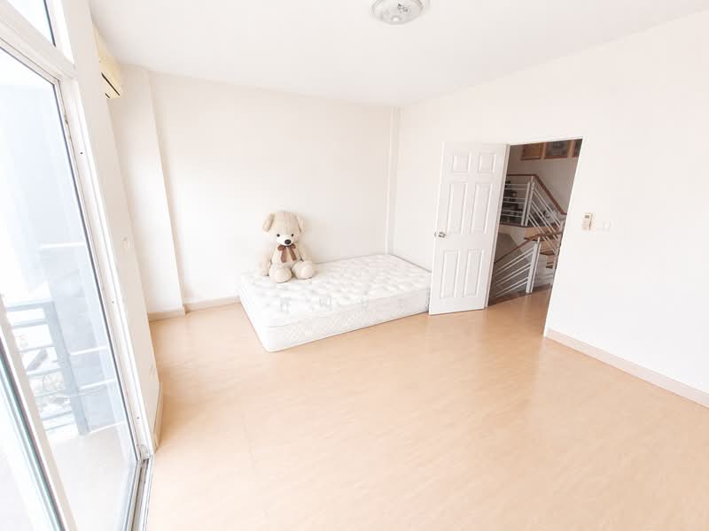 A 3-Storey Townhome That’s More Than Just a Home! Live in it or run your business, Bangkok, Bang Chun, Khlong Sam Wa, Bangkok, 3 Bedrooms, 181 sqm, Townhouse For Sale, by คุณยุ้ย, 500272852 - DDproperty.com
