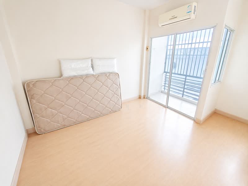 A 3-Storey Townhome That’s More Than Just a Home! Live in it or run your business, Bangkok, Bang Chun, Khlong Sam Wa, Bangkok, 3 Bedrooms, 181 sqm, Townhouse For Sale, by คุณยุ้ย, 500272852 - DDproperty.com