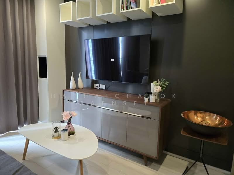 Noble Ploenchit, Bangkok, 1035 Ploenchit  Road, Lumphini, Pathum Wan, Bangkok, 1 Bedroom, 45 sqm, Condo For Rent, by Hathaichanok Saenset, 500272856 - DDproperty.com