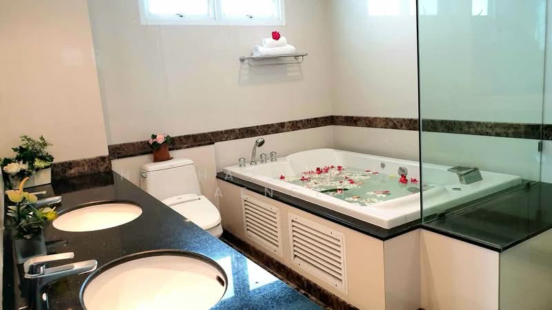 Piyathip Place, Bangkok, 24 Soi Prommitr, Khlong Tan Nua, Watthana, Bangkok, 4 Bedrooms, 375 sqm, Condo For Rent, by Hathaichanok Saenset, 500272861 - DDproperty.com