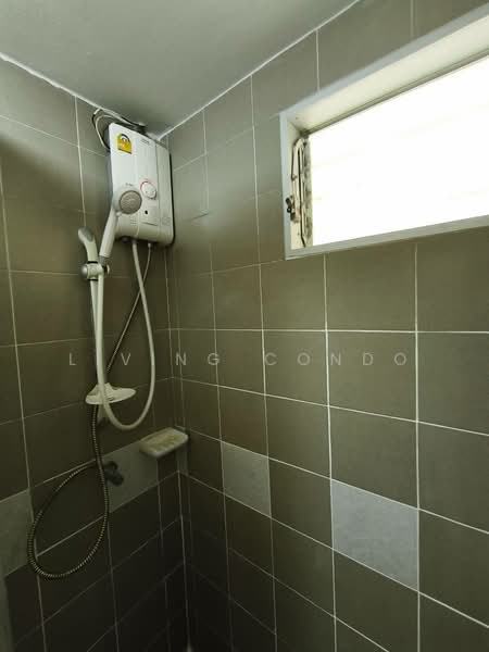 Lumpini Condo Town Bodindecha Ramkhamhaeng, Bangkok, Soi Ramkhamhaeng 43/1, Phlapphla, Wang Thonglang, Bangkok, 1 Bedroom, 28 sqm, Condo For Rent, by Living Condo, 500272876 - DDproperty.com