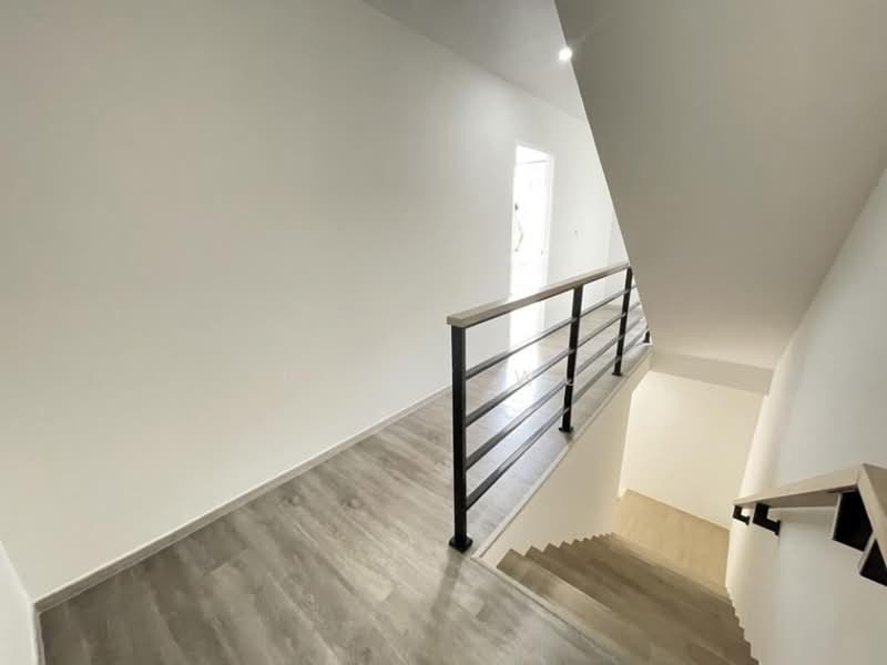 Altitude Kraf Bangna, Samut Prakan, 159 Moo 12, Liap Klong Luang Phaeng Road, Bang Kaeo, Bang Plee, Samut Prakan, 4 Bedrooms, 168 sqm, Townhouse For Sale, by Vicky Wu, 500272880 - DDproperty.com