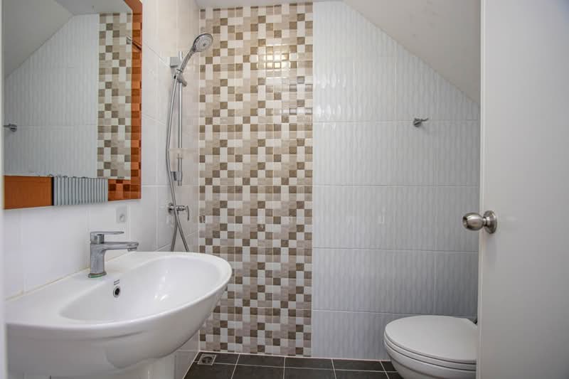 Modern 4 Bedroom Family Home for Sale in Muang, Chiang Mai, San Phi Sua, Muang Chiang Mai, Chiang Mai, 4 Bedrooms, 117 sqm, Townhouse For Sale, by คุณ รุ่งทิพย์, 500272889 - DDproperty.com