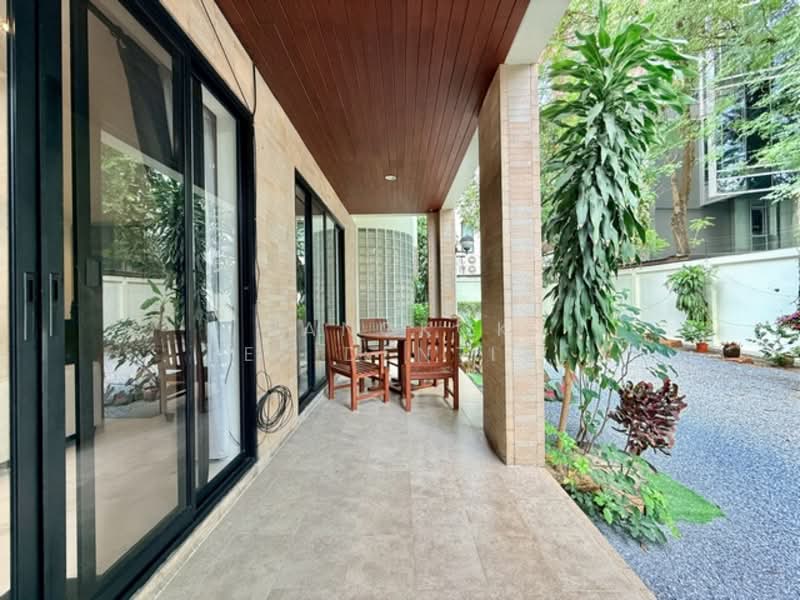 Detached House, Bangkok, Sukhumvit 71, Phra Kanong Nua, Watthana, Bangkok, 4 Bedrooms, 670 sqm, Villa For Rent, by Bangkok Residential, 500272912 - DDproperty.com