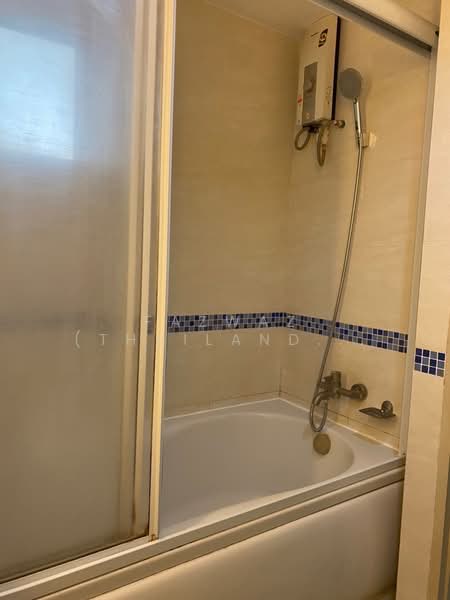 Life @ Sathorn 10, Bangkok, 48 Soi Sathorn 10, Sathorn Road, Silom, Bang Rak, Bangkok, 1 Bedroom, 42 sqm, Condo For Sale, by Fazwaz (Thailand) Co., Ltd., 500272944 - DDproperty.com