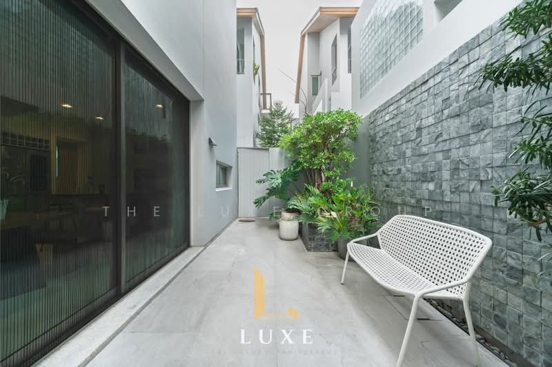 Private Nirvana Residence North-East, Bangkok, Soi Yothin Phatthana 11 Yak 7, Khlong Chan, Bang Kapi, Bangkok, 3 Bedrooms, 430 sqm, Single Detached House For Rent, by The Luxe Group, 500272953 - DDproperty.com
