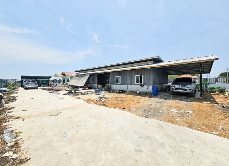 บ้านเดี่ยวพร้อมที่ดินบางปะกง ฉะเชิงเทรา, Chachoengsao, Bang Pakong, Bang Pakong, Chachoengsao, 5 Bedrooms, 100 sqm, Single Detached House For Sale, by The Best Property ปุญ, 500273207 - DDproperty.com