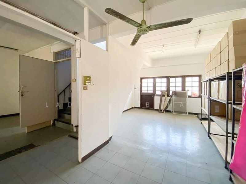 Sinthorn Happyland, Bangkok, Khlong Chan, Bang Kapi, Bangkok, 3 Bedrooms, 288 sqm, Townhouse For Sale, by Ladda Suebthai, 500273208 - DDproperty.com