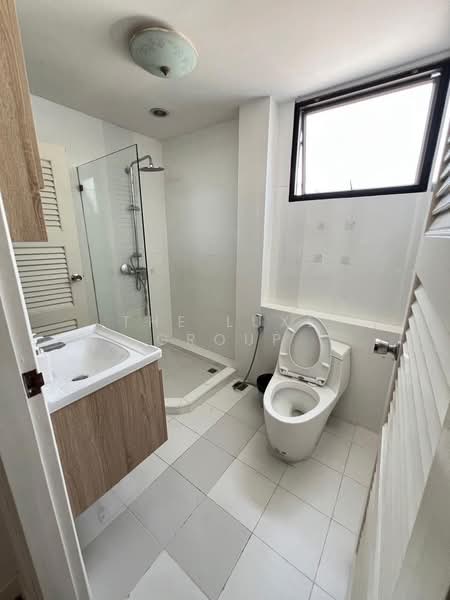 Single House at Sukhumvit 36, Bangkok, Khlong Toei, Khlong Toei, Bangkok, 9 Bedrooms, 1,000 sqm, Single Detached House For Rent, by The Luxe Group, 500273212 - DDproperty.com