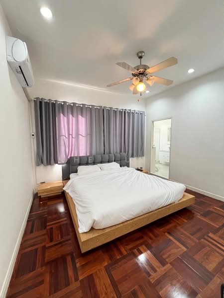 Single House at Sukhumvit 36, Bangkok, Khlong Toei, Khlong Toei, Bangkok, 9 Bedrooms, 1,000 sqm, Single Detached House For Rent, by The Luxe Group, 500273212 - DDproperty.com