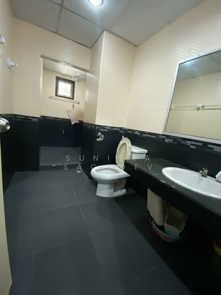 Waratorn Ville, Bangkok, Soi Rerktrilak, Suan Luang, Suan Luang, Bangkok, 4 Bedrooms, 180 sqm, Townhouse For Rent, by Sunitra Sachdev, 500273232 - DDproperty.com