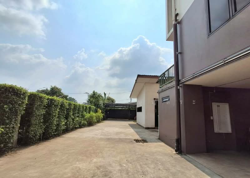 อาคารสำนักงาน 5 ชั้น พร้อมดาดฟ้า (สร้างเอง) ถนนคู้บอน, Bangkok, คู้บอน, Bang Chun, Khlong Sam Wa, Bangkok, , 1,170 sqm, Office Space For Sale, by กรกฤตย์ บุญสระ, 500273257 - DDproperty.com