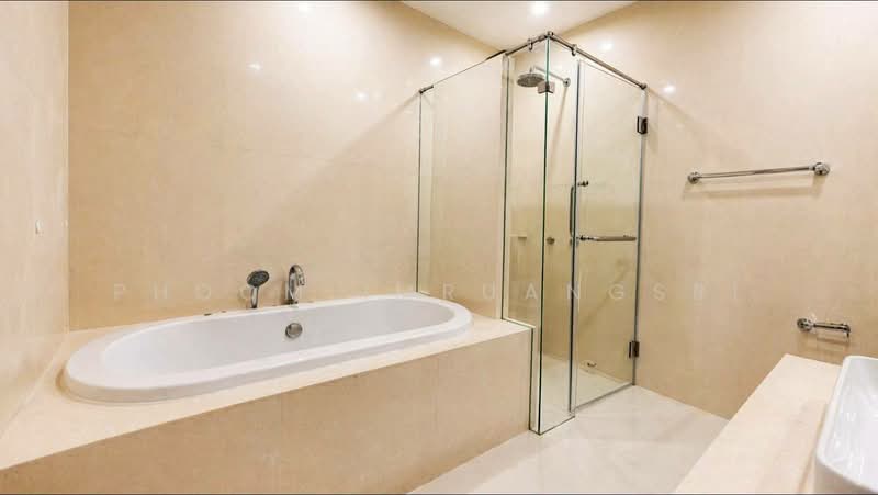 The Madison, Bangkok, Sukhumvit 41, Khlong Tan Nua, Watthana, Bangkok, 2 Bedrooms, 150 sqm, Condo For Rent, by Phoom Imruangsri, 500273319 - DDproperty.com