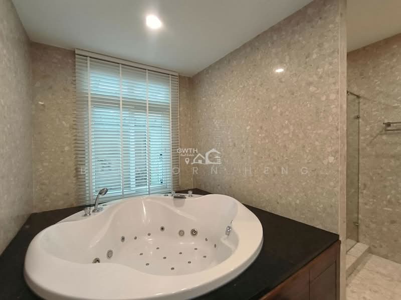 Wattana Suite : วัฒนา สวีท, กรุงเทพ, ซอยสุขุมวิท 15, คลองเตยเหนือ, วัฒนา, กรุงเทพ, 267 ตร.ม., คอนโด ให้เช่า, โดย Bulakorn Heng, 500273362 - DDproperty.com