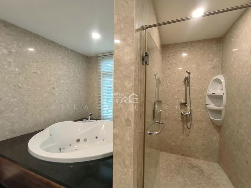 Wattana Suite, Bangkok, Soi Sukhumvit 15, Khlongtoei Nua, Watthana, Bangkok, 3 Bedrooms, 267 sqm, Condo For Rent, by Bulakorn Heng, 500273362 - DDproperty.com