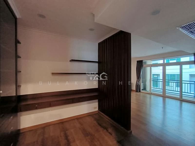 Wattana Suite, Bangkok, Soi Sukhumvit 15, Khlongtoei Nua, Watthana, Bangkok, 3 Bedrooms, 267 sqm, Condo For Sale, by Bulakorn Heng, 500273428 - DDproperty.com