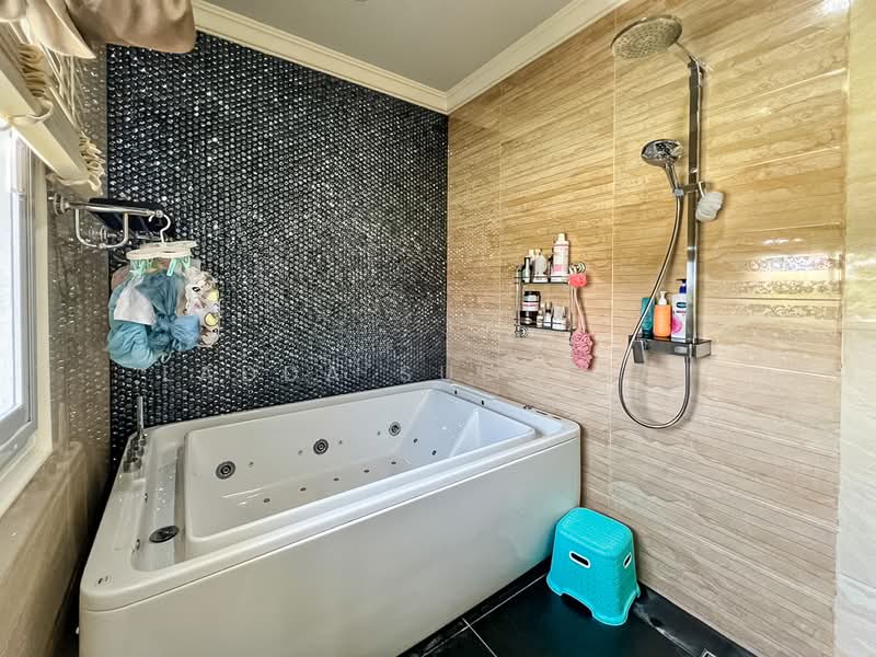 บ้านเดี่ยวหรู คฤหาสน์ ในซอย แสงหวี5, Bangkok, Thung Song Hong, Lak Si, Bangkok, 4 Bedrooms, 750 sqm, Single Detached House For Sale, by Ladda Suebthai, 500273437 - DDproperty.com