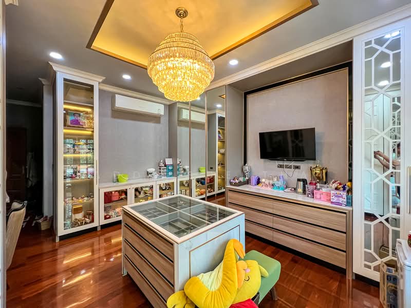 บ้านเดี่ยวหรู คฤหาสน์ ในซอย แสงหวี5, Bangkok, Thung Song Hong, Lak Si, Bangkok, 4 Bedrooms, 750 sqm, Single Detached House For Sale, by Ladda Suebthai, 500273437 - DDproperty.com