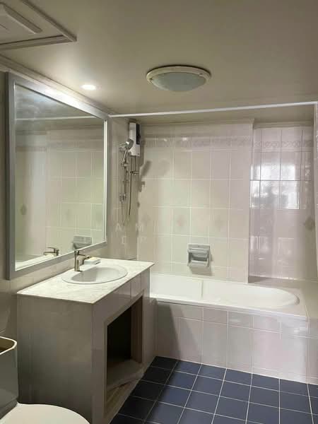 Regent Srinakarin Tower, Bangkok, Prachit Alley, Suan Luang, Suan Luang, Bangkok, 2 Bedrooms, 133 sqm, Condo For Rent, by Ramita  Theptham, 500273484 - DDproperty.com