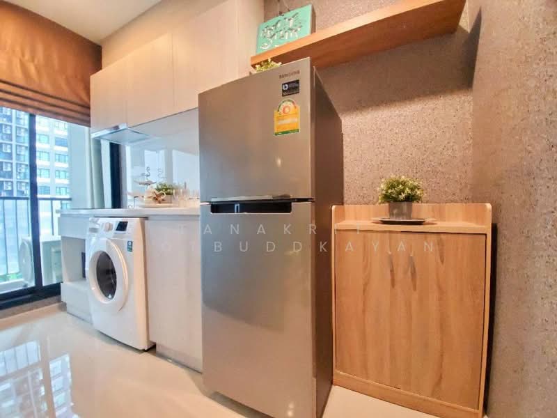 Life Asoke, Bangkok, Asoke-Dindang Road, Bang Kapi, Huai Khwang, Bangkok, 1 Bedroom, 30 sqm, Condo For Rent, by Tanakrit Chotbuddkayan, 500273574 - DDproperty.com