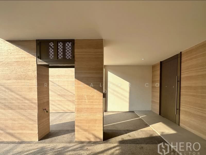 For Rent Luxury Home Office BTS Phra Khanong Bangkok HRE00659, กรุงเทพ, สุขุมวิท, พระโขนงเหนือ, วัฒนา, กรุงเทพ, 547 ตร.ม., ทาวน์เฮ้าส์ ให้เช่า, โดย Hero Realtor Co., Ltd., 500273580 - DDproperty.com