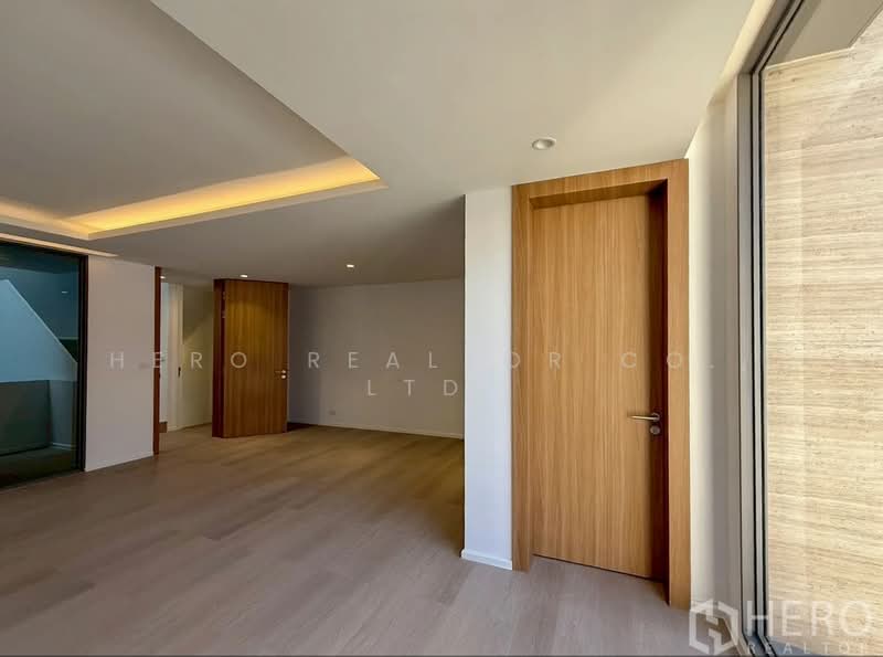 For Rent Luxury Home Office BTS Phra Khanong Bangkok HRE00659, Bangkok, สุขุมวิท, Phra Kanong Nua, Watthana, Bangkok, 5 Bedrooms, 547 sqm, Townhouse For Rent, by Hero Realtor Co., Ltd., 500273580 - DDproperty.com