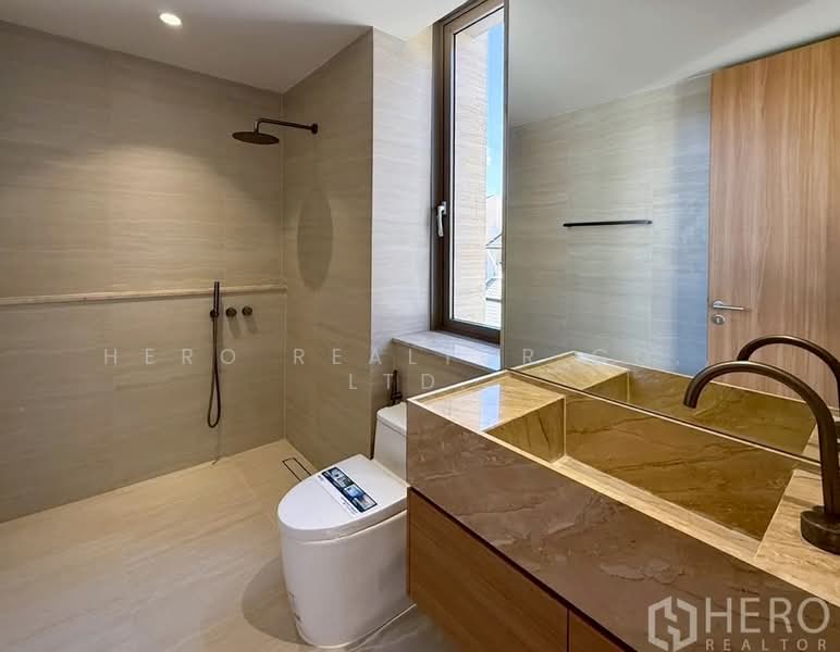 For Rent Luxury Home Office BTS Phra Khanong Bangkok HRE00659, Bangkok, สุขุมวิท, Phra Kanong Nua, Watthana, Bangkok, 5 Bedrooms, 547 sqm, Townhouse For Rent, by Hero Realtor Co., Ltd., 500273580 - DDproperty.com