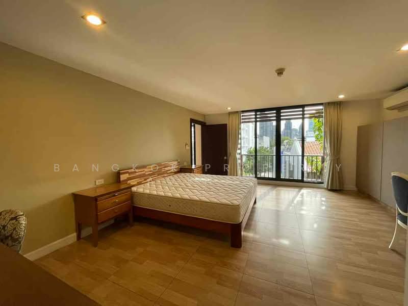 Cross Creek, Bangkok, Soi Ekkamai 10, Intersection 2, Phra Kanong Nua, Watthana, Bangkok, 3 Bedrooms, 200 sqm, Condo For Rent, by BANGKOK PROPERTY AGENTS, 500273591 - DDproperty.com