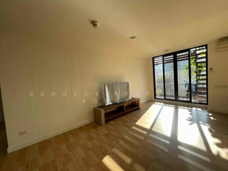 Cross Creek, Bangkok, Soi Ekkamai 10, Intersection 2, Phra Kanong Nua, Watthana, Bangkok, 3 Bedrooms, 200 sqm, Condo For Rent, by BANGKOK PROPERTY AGENTS, 500273591 - DDproperty.com