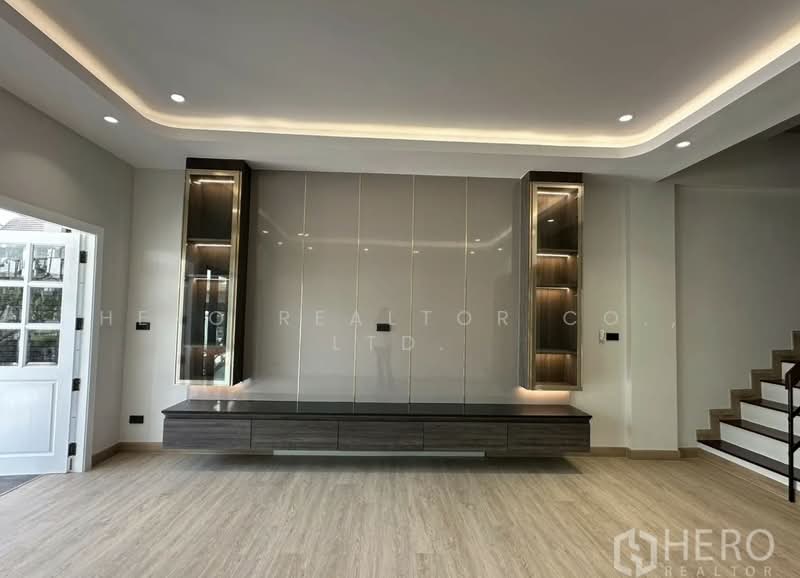 For Rent Home Office 4 floors 300 sqm near BTS Phra Khanong in Watthana Bangkok HRE00569, Bangkok, Phra Kanong Nua, Watthana, Bangkok, , 300 sqm, Office Space For Rent, by Hero Realtor Co., Ltd., 500273608 - DDproperty.com