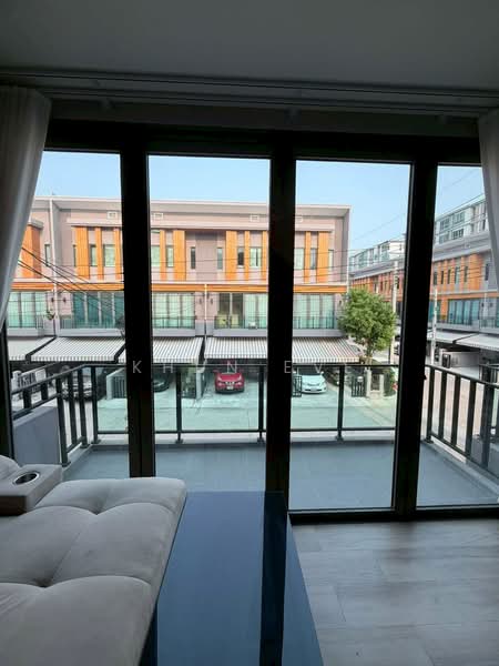 Eigen Rama 9 : ไอเจ้นท์ พระราม 9, กรุงเทพ, ซ.พัฒนาการ99 ถ.เฉลิมพระเกียรติ ร.9, ประเวศ, ประเวศ, กรุงเทพ, 192 ตร.ม., ทาวน์เฮ้าส์ ให้เช่า, โดย Khun Eve, 500273618 - DDproperty.com