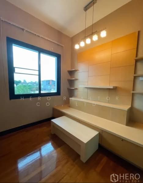 For Rent 4 Bedroom Detached House in Ratchada 32 Chatuchak Bangkok BRE24135, Bangkok, Chan Kasem, Chatuchak, Bangkok, 4 Bedrooms, 450 sqm, Single Detached House For Rent, by Hero Realtor Co., Ltd., 500273631 - DDproperty.com