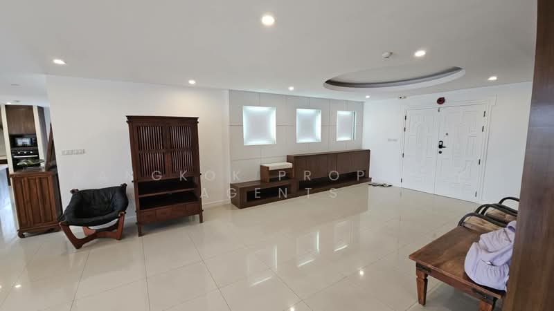 Phatssana Gardens, Bangkok, 19 Soi Ekkamai 6, Sukhumvit 63 Road, Phra Kanong Nua, Watthana, Bangkok, 3 Bedrooms, 345 sqm, Condo For Rent, by BANGKOK PROPERTY AGENTS, 500273651 - DDproperty.com