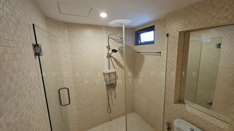 Phatssana Gardens, Bangkok, 19 Soi Ekkamai 6, Sukhumvit 63 Road, Phra Kanong Nua, Watthana, Bangkok, 3 Bedrooms, 345 sqm, Condo For Rent, by BANGKOK PROPERTY AGENTS, 500273651 - DDproperty.com