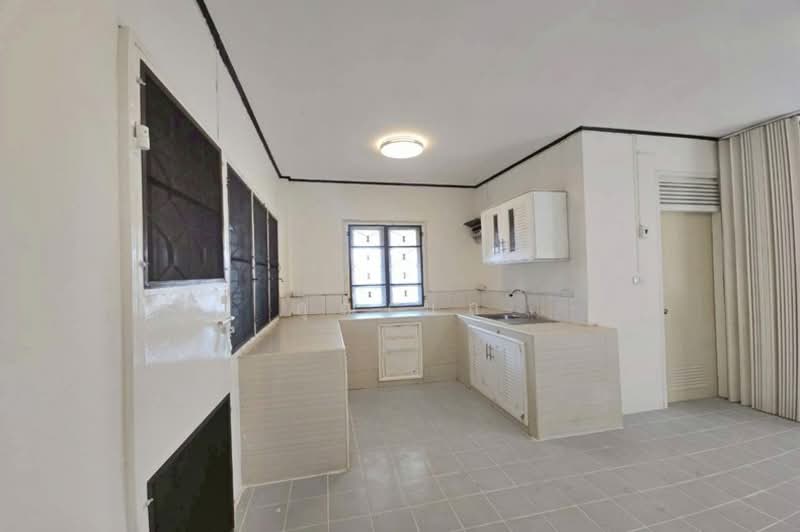 Busarin Rangsit, Pathum Thani, Khu Khot, Lam Luk Ka, Pathum Thani, 3 Bedrooms, 115 sqm, Townhouse For Sale, by คุณเบล, 500273691 - DDproperty.com