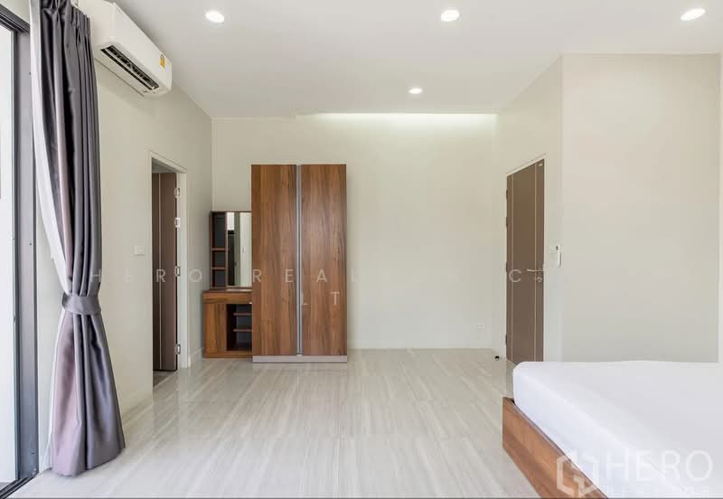 For Rent Town House/Home Office 240 sqm in Khlong Toei BTS Thonglor Bangkok HRE00651, Bangkok, Khong Tan, Khlong Toei, Bangkok, 5 Bedrooms, 240 sqm, Townhouse For Rent, by Hero Realtor Co., Ltd., 500273728 - DDproperty.com