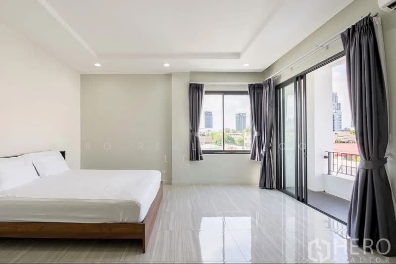 For Rent Town House/Home Office 240 sqm in Khlong Toei BTS Thonglor Bangkok HRE00651, Bangkok, Khong Tan, Khlong Toei, Bangkok, 5 Bedrooms, 240 sqm, Townhouse For Rent, by Hero Realtor Co., Ltd., 500273728 - DDproperty.com