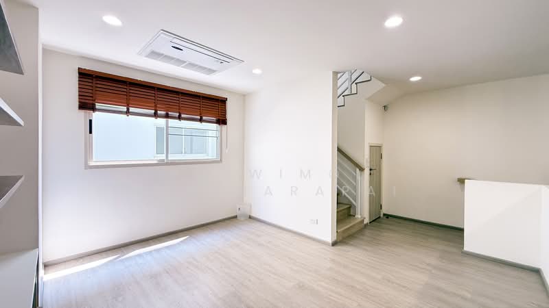Nue Verse Krungthep Kreetha, Bangkok, Srinakarin - Romklao Road, Saphan Sung, Saphan Sung, Bangkok, 3 Bedrooms, 202 sqm, Townhouse For Rent, by Ponwimol Wipanarapai, 500273774 - DDproperty.com