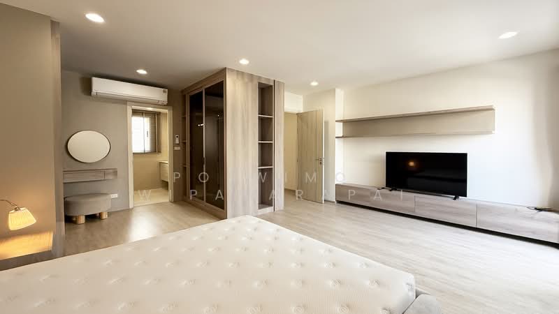 Nue Verse Krungthep Kreetha, Bangkok, Srinakarin - Romklao Road, Saphan Sung, Saphan Sung, Bangkok, 3 Bedrooms, 202 sqm, Townhouse For Rent, by Ponwimol Wipanarapai, 500273774 - DDproperty.com