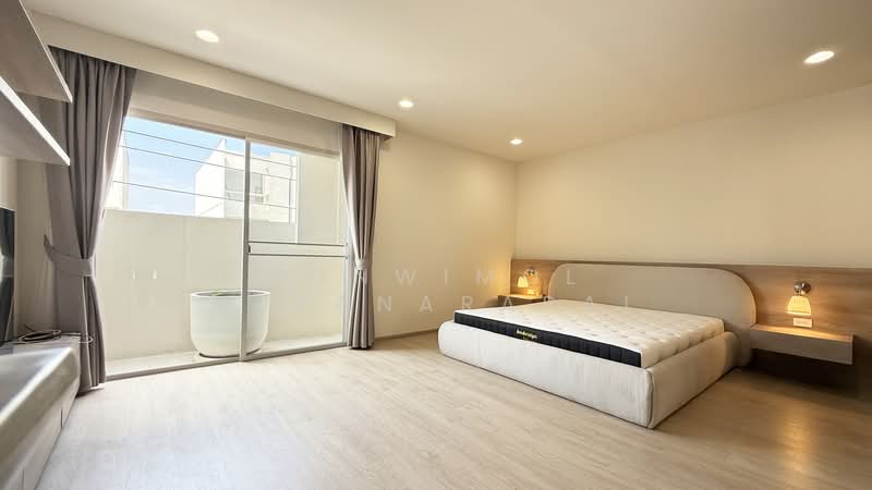 Nue Verse Krungthep Kreetha, Bangkok, Srinakarin - Romklao Road, Saphan Sung, Saphan Sung, Bangkok, 3 Bedrooms, 202 sqm, Townhouse For Rent, by Ponwimol Wipanarapai, 500273774 - DDproperty.com