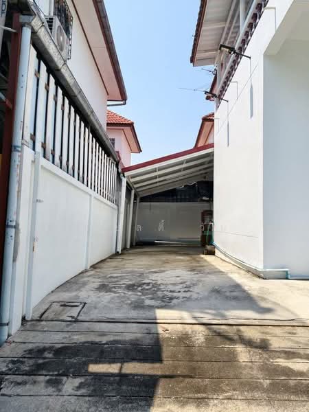 For Sale - ขายบ้าน 2 ชั้น ม.ทวีทอง2 บางบอน3 รีโนเวทใหม่ ราคาสุดคุ้ม, Bangkok