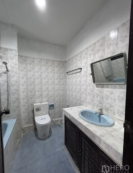 For Rent Home Office BTS Phrom Phong in Watthana Bangkok HRE00650, Bangkok, สุขุมวิท, Khlong Tan Nua, Watthana, Bangkok, , 260 sqm, Shophouse For Rent, by Hero Realtor Co., Ltd., 500273815 - DDproperty.com