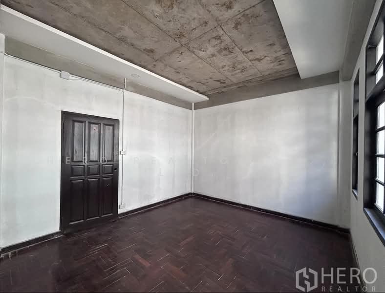 For Rent Home Office BTS Phrom Phong in Watthana Bangkok HRE00650, Bangkok, สุขุมวิท, Khlong Tan Nua, Watthana, Bangkok, , 260 sqm, Shophouse For Rent, by Hero Realtor Co., Ltd., 500273815 - DDproperty.com