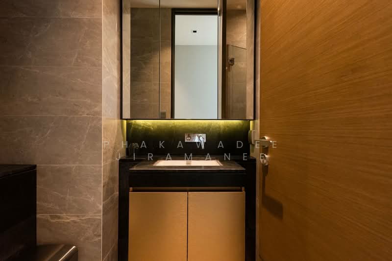 28 Chidlom, Bangkok, 28 Chit Lom Alley, Lumphini, Pathum Wan, Bangkok, 2 Bedrooms, 74 sqm, Condo For Rent, by Phakawadee Jiramanee, 500273839 - DDproperty.com