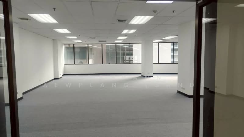 Office Space for Rent (188 sq.m.) in the Heart of Silom Road. Located in a prime business district, Bangkok, Silom, Bang Rak, Bangkok, , 188 sqm, Office Space For Rent, by Pornpann Kaewplang (Sand), 500273875 - DDproperty.com